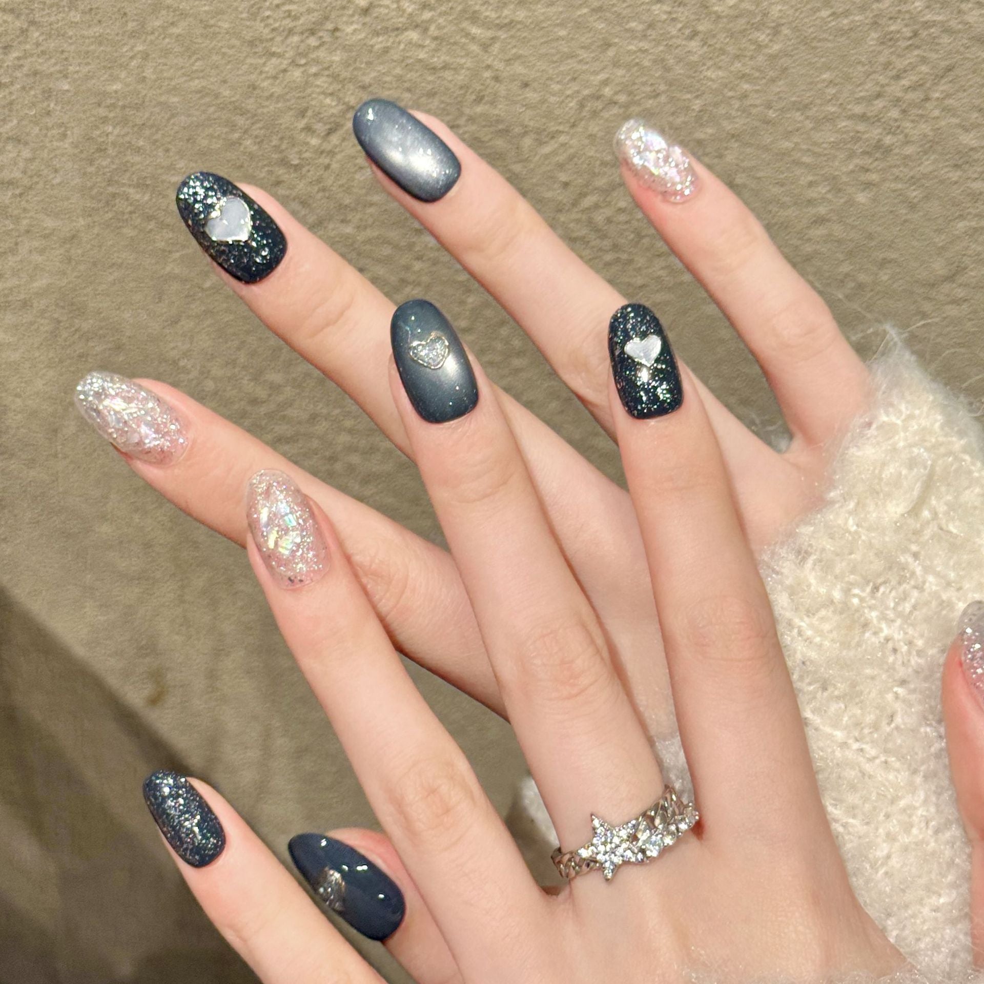 Silver Black Heart Sparkle Winter Nails
