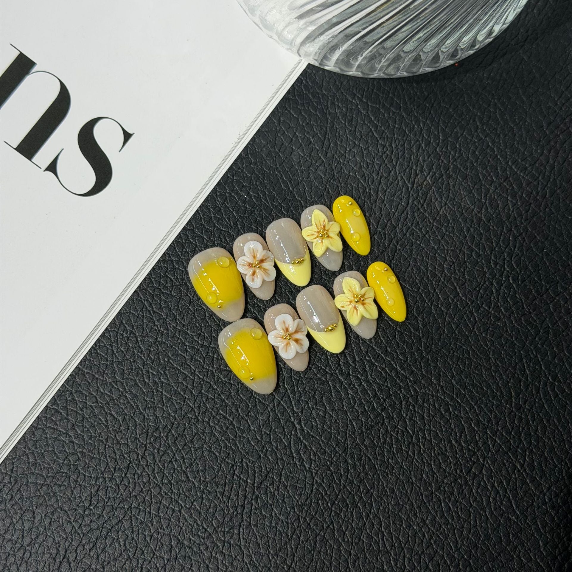 365nails：檸檬花開 3D 花卉 手工製 短款杏仁形甲片