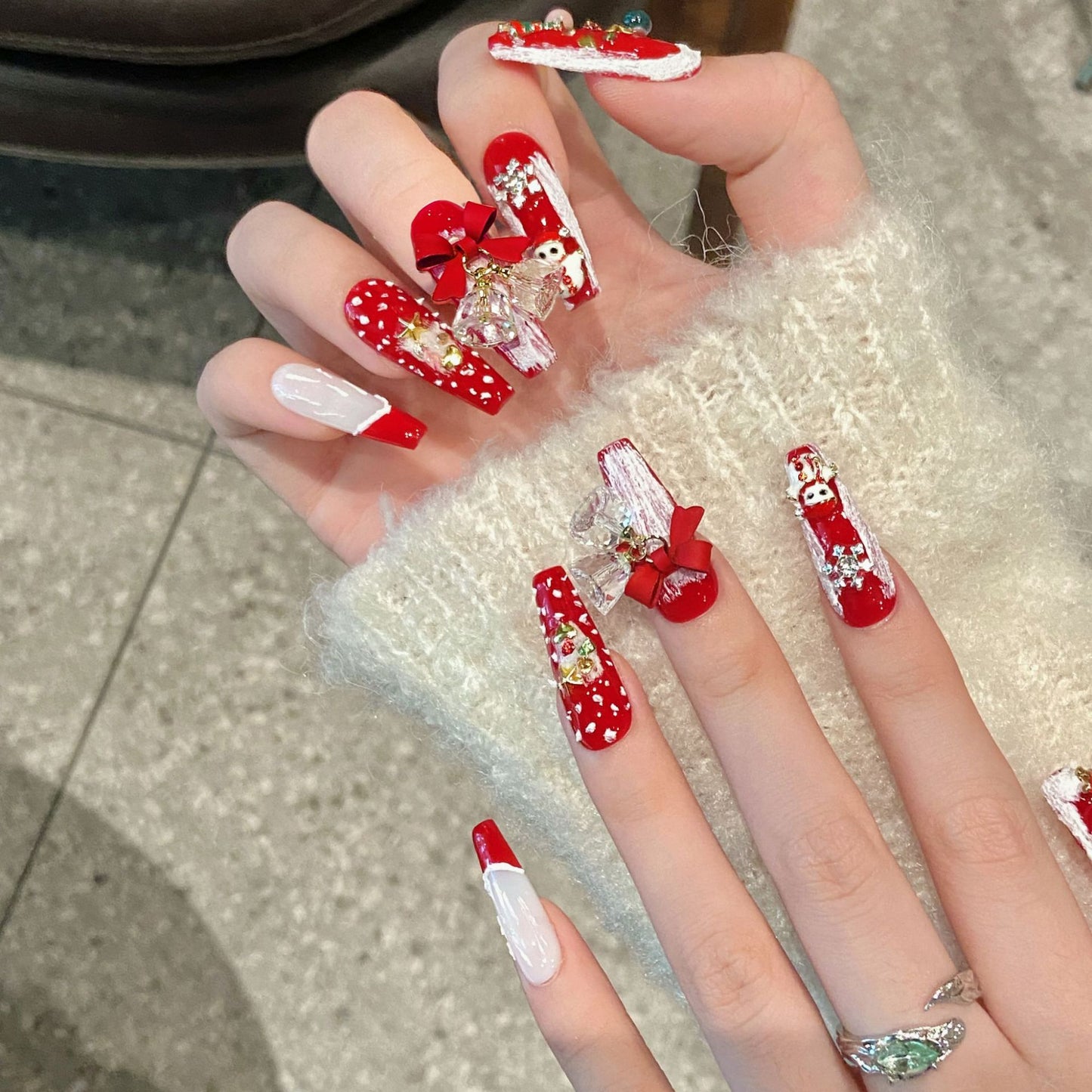 Red Christmas Press‑On Nails – Santa Bow & Gift Ornament Design