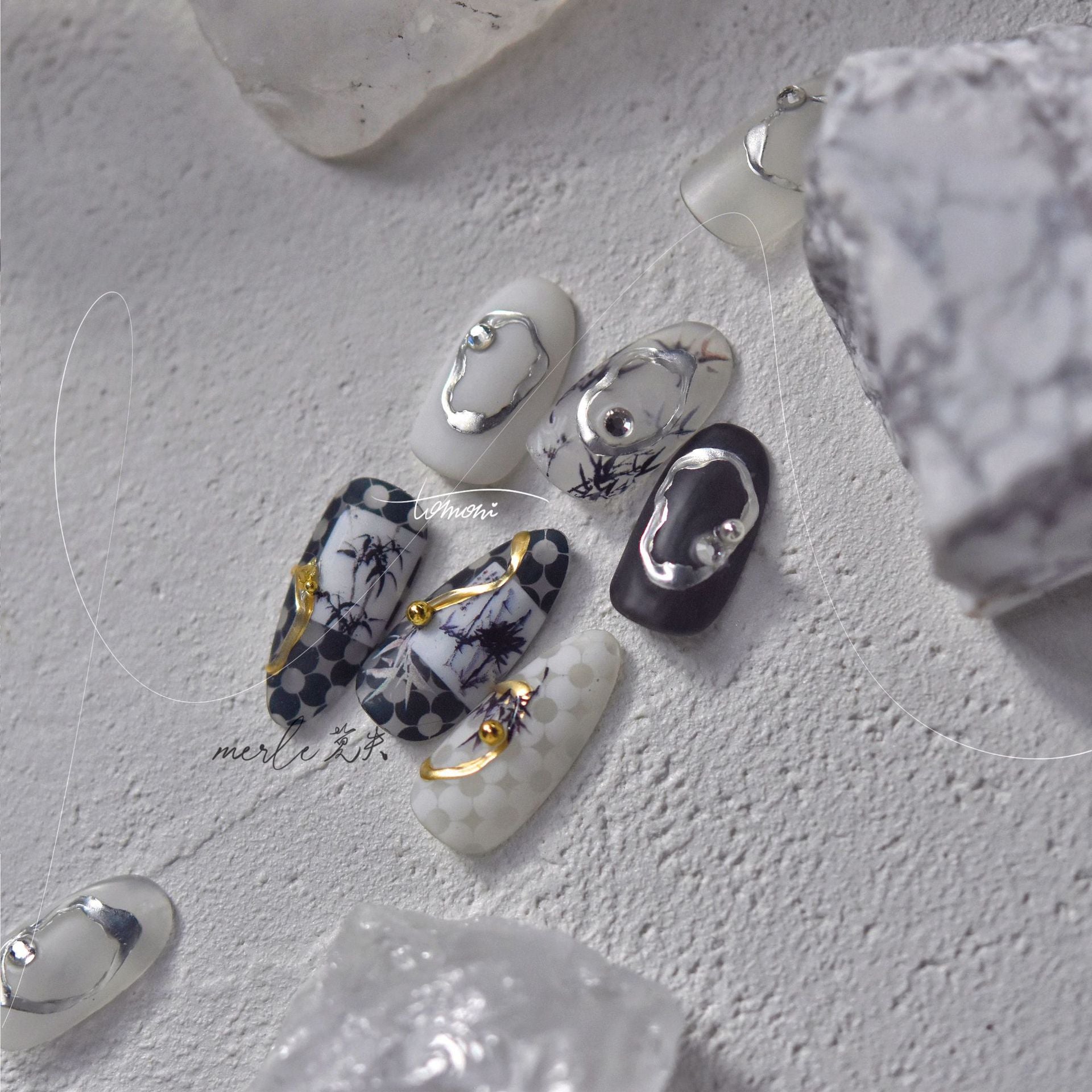 365nails: "Gold Crystal Irregular Frame" – nail art stickers