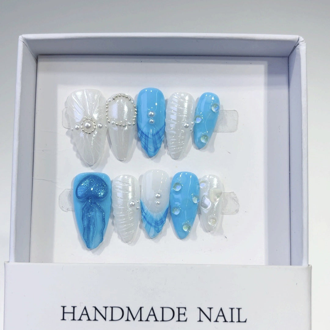365nails: "아주르 쉘 머메이드" – 미디엄 아몬드형 블루-화이트 쉘 수제 프레스온 네일