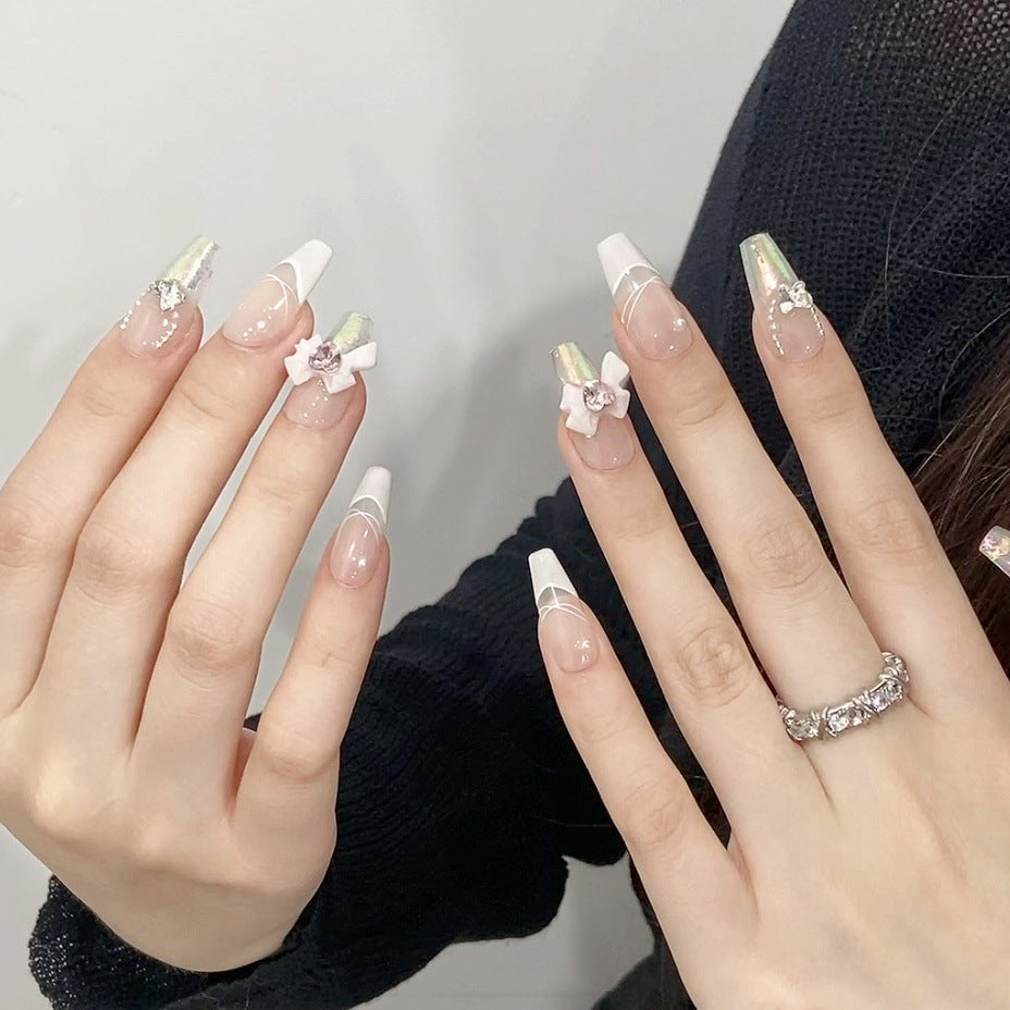 365nails: "Sussurro Celestial" – Laço 3D e Unhas Postiças Cônicas Iridescentes Feitas à Mão