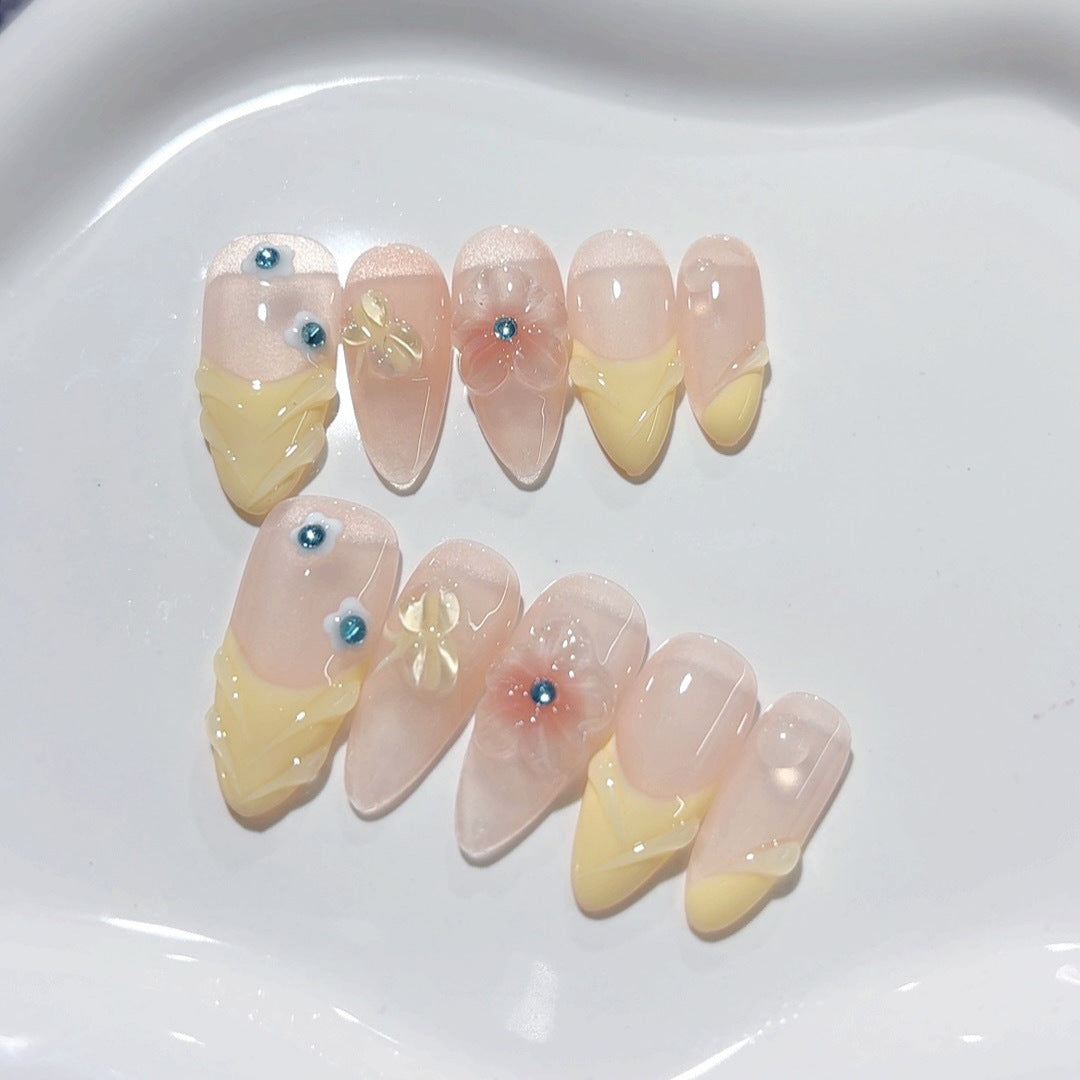 Sunny Breeze: « Crème glacée citron » – Ongles press-on amande courts
