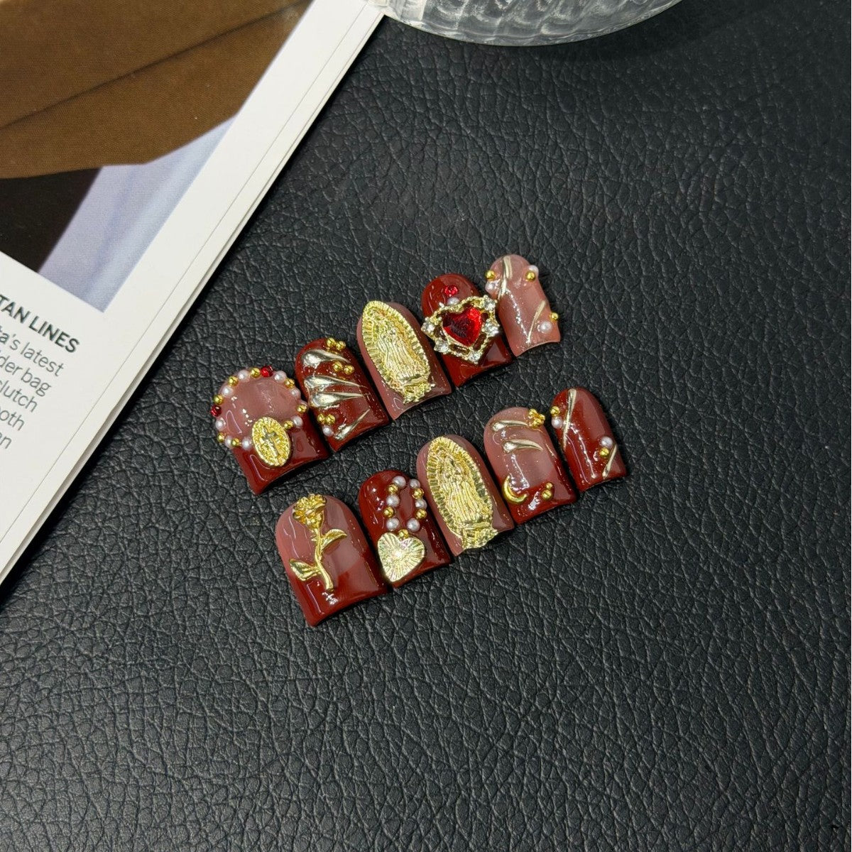 365nails: "Elegância Carmesim" – Unhas Quadradas Feitas à Mão com Rosas 3D e Folhas de Ouro