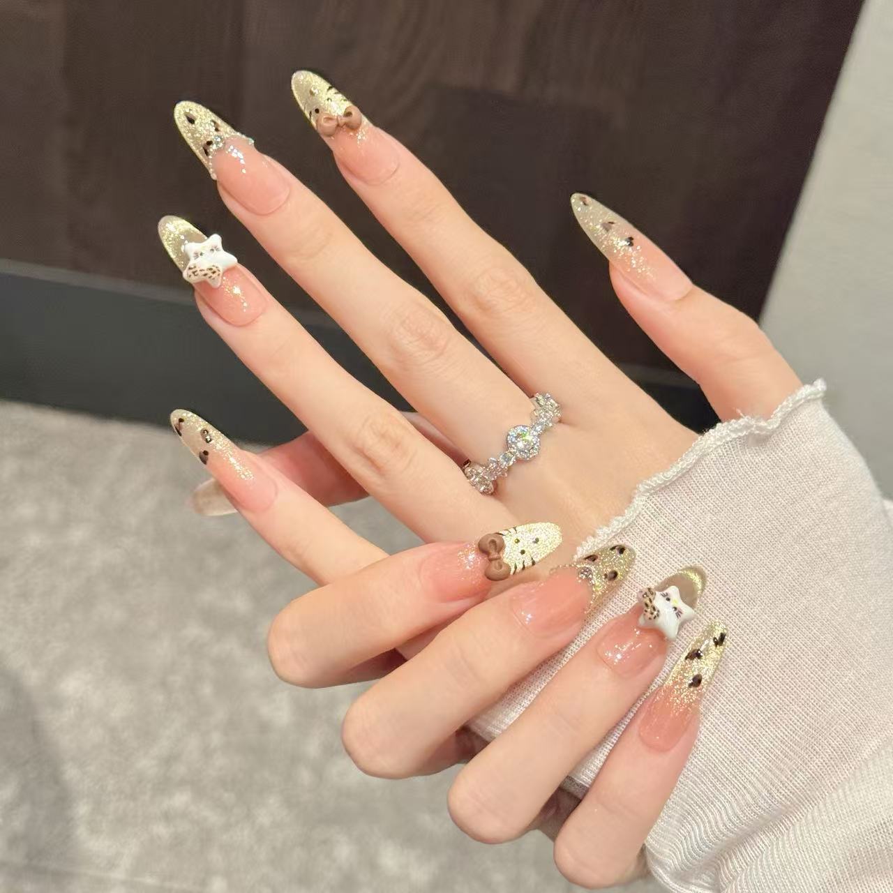 Cute Gold Glitter Leopard Charm Oval Nail Art Set