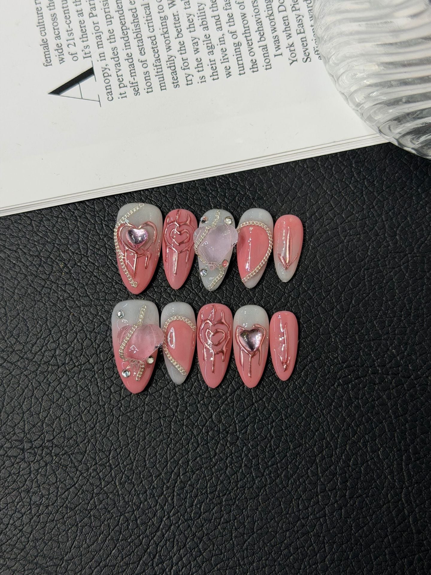 365nails: 하트 자물쇠 – 3D 버블 수제 아몬드형 네일