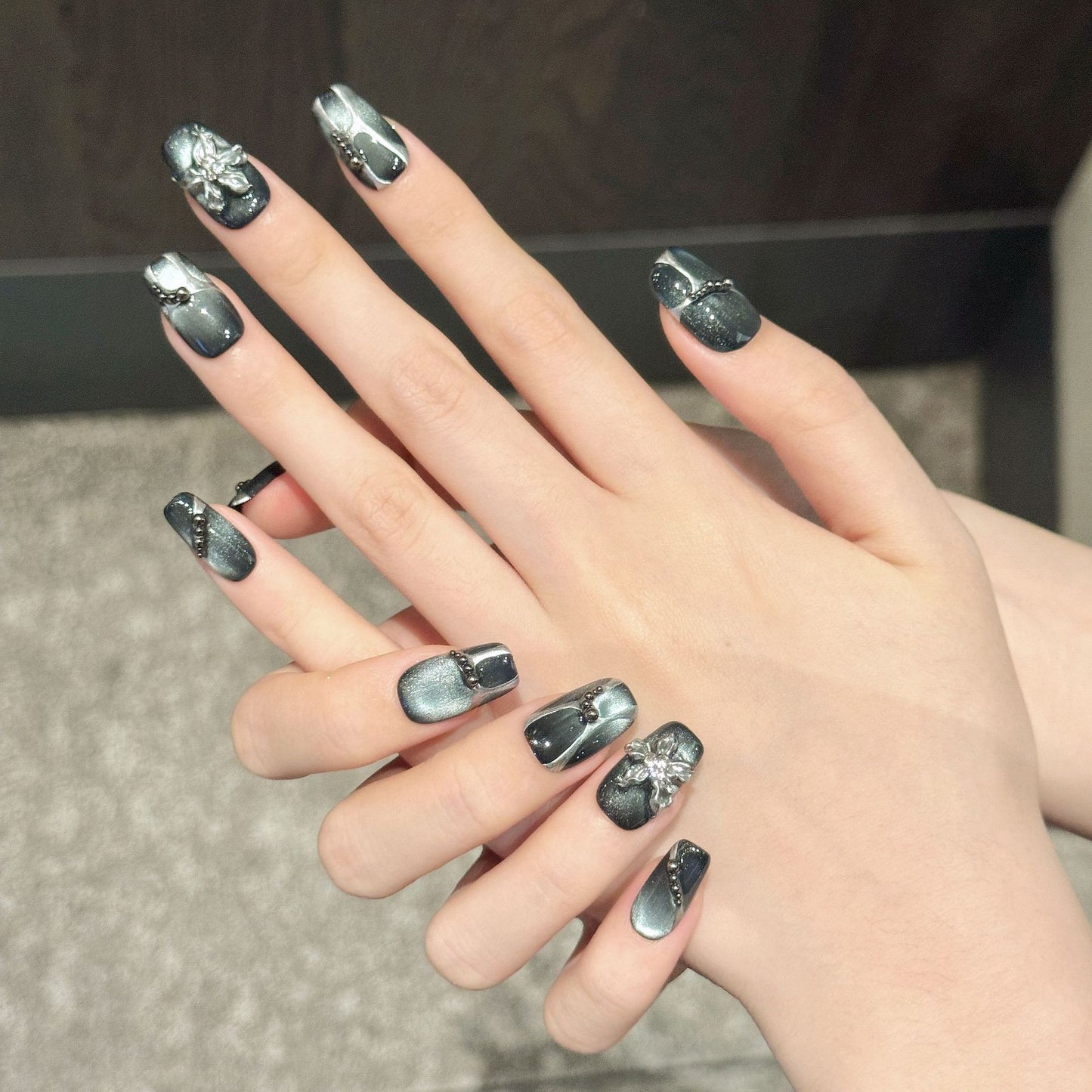 Black Silver Cat-Eye Luxury Floral Press On Nails