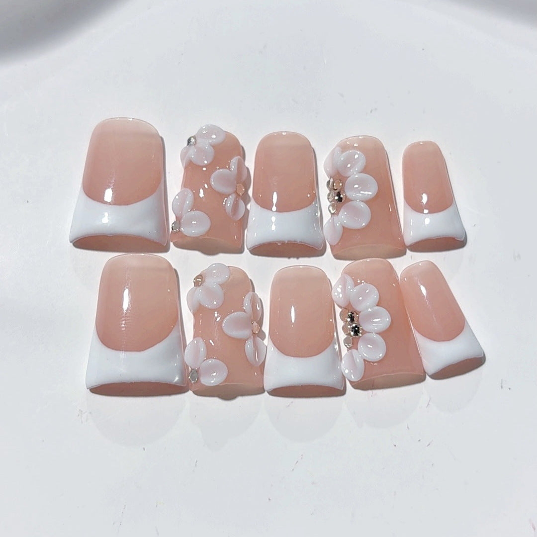 Minimalist Bloom: "Daisy Whisper" – Short Square Handmade Press On Nails
