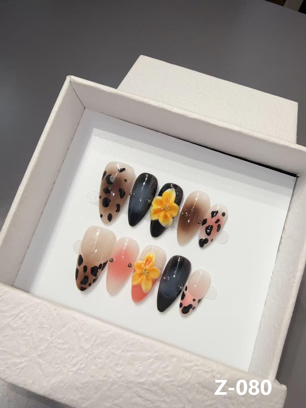 365nails: "Wild Bloom" – 3D Floral Leopard Print Handmade Almond Nails
