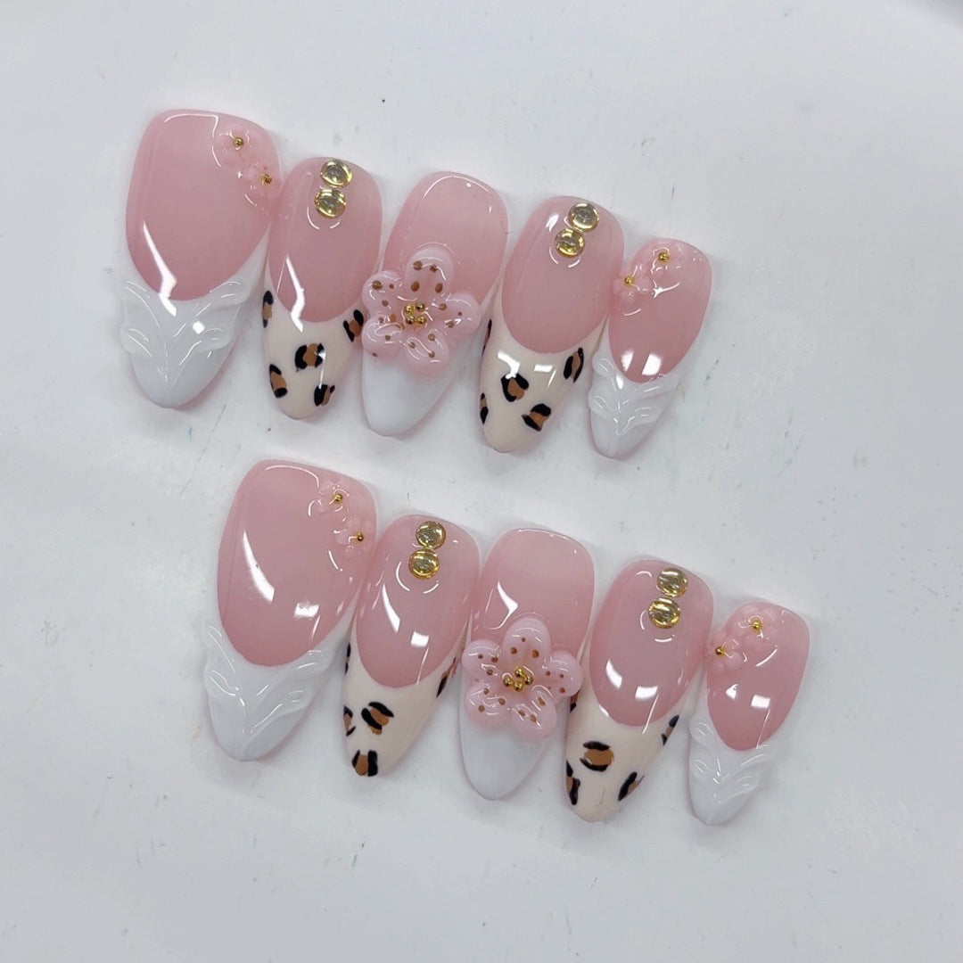 Dálmata Fofo: "Blush Spot" – Unhas Postiças Amendoada