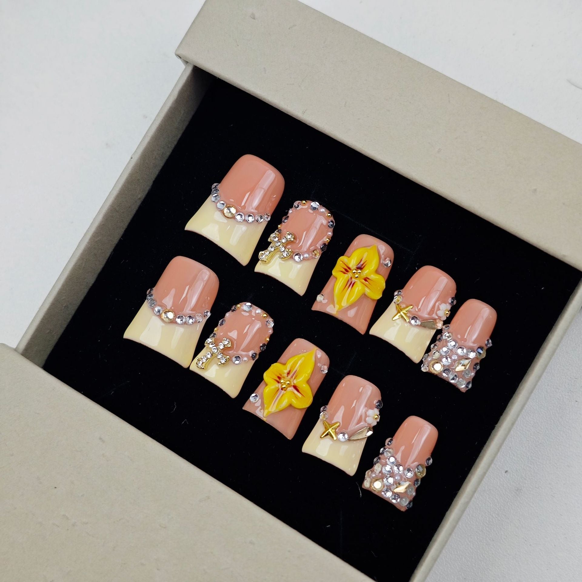 365nails: "Golden Bloom Elegance" – Short Square Nude French Rhinestone Handmade Press-On Nails