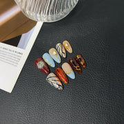 365nails: "Mosaico Celestial" – Arte Pintada à Mão e Unhas Postiças Amêndoa com Folha de Ouro