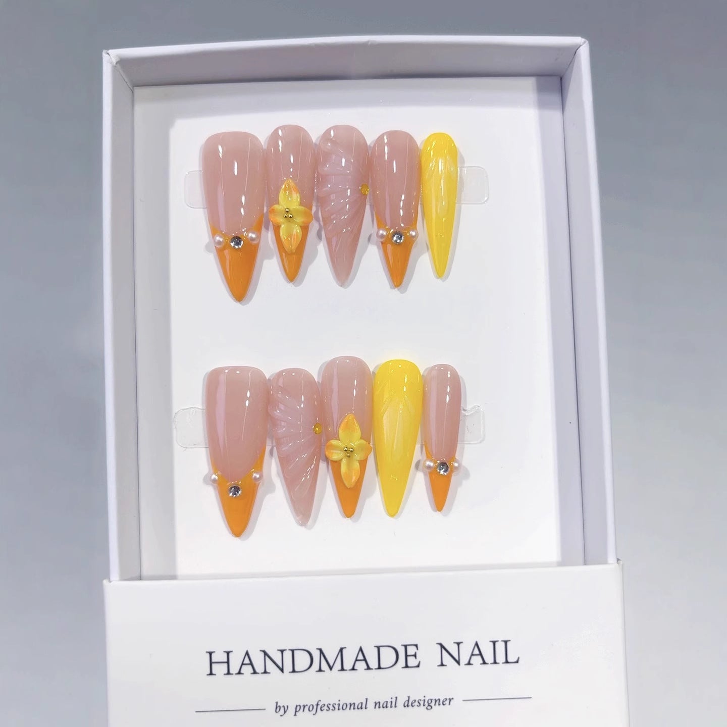 Sunset Bloom: "Aurora Flower" – Unhas Postiças Longas Almond