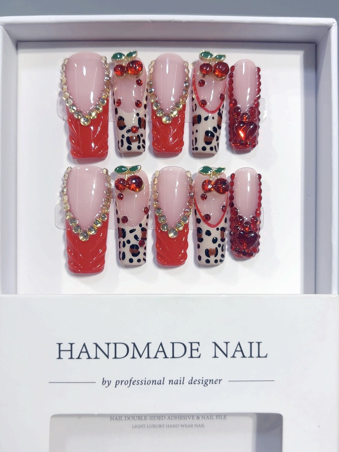 Cerise Passion : « Cerise Rouge » – Ongles press-on carré long
