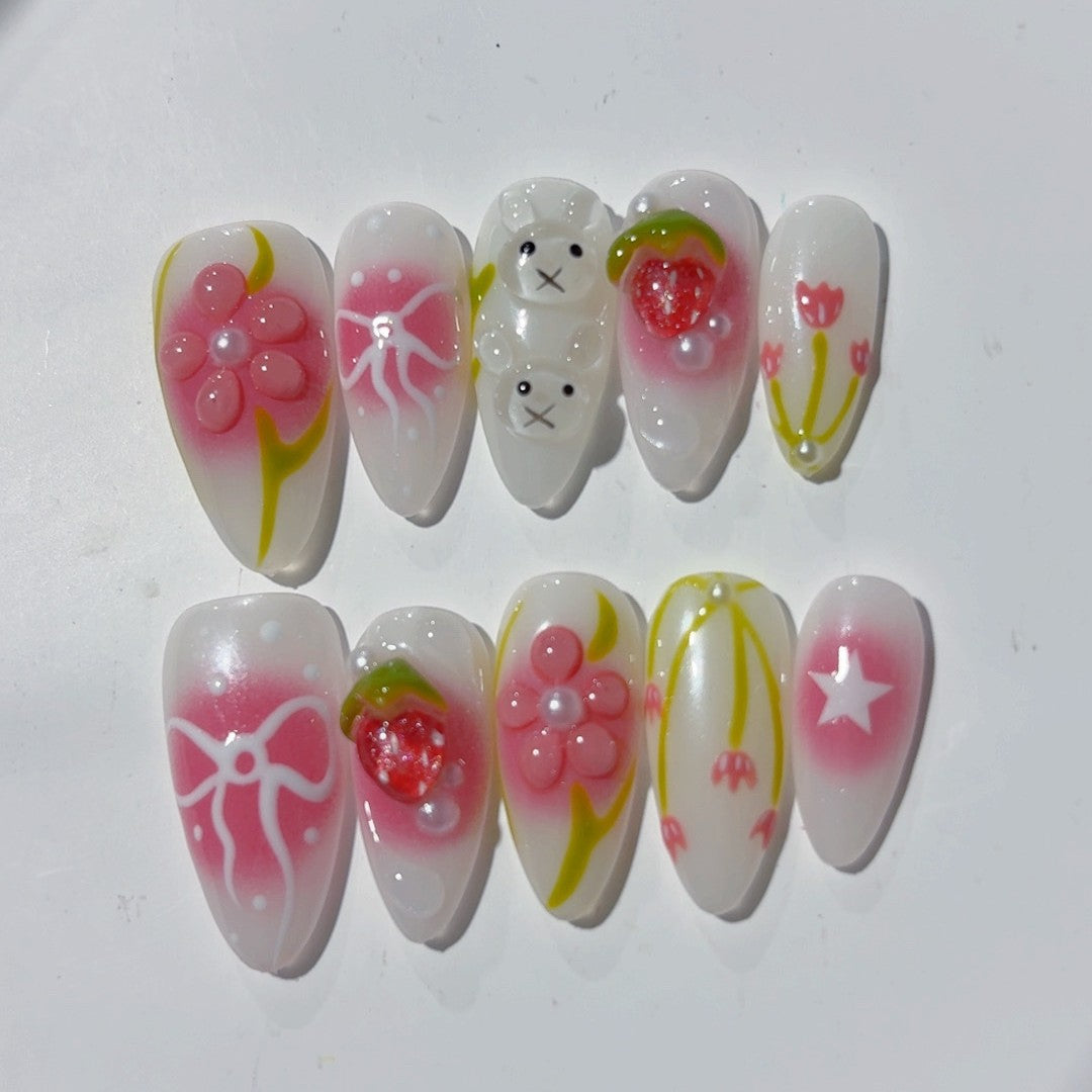 365nails: "Coelhinho e Morango de Primavera" – Unhas Postiças Artesanais Médias Amendoada de Frutas e Flores em Estilo Desenho Animado
