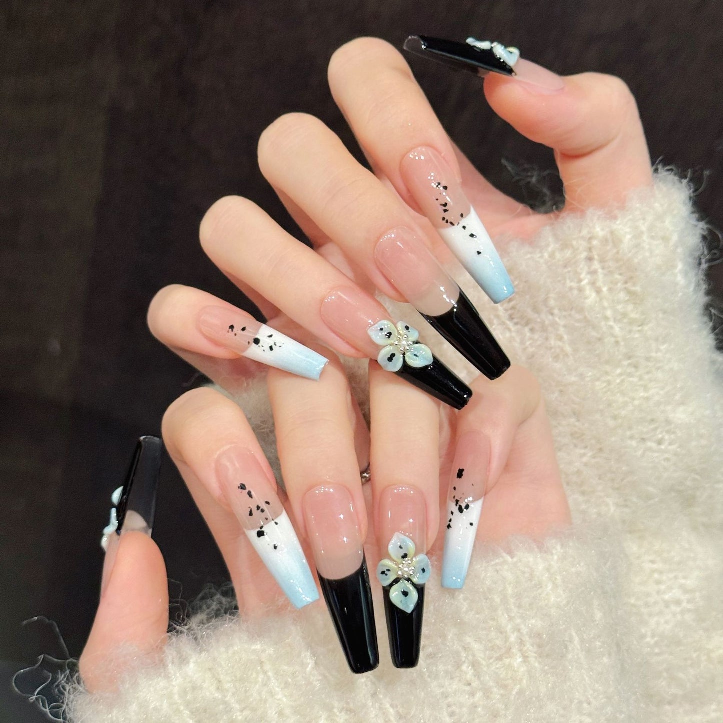 Blue Floral Gradient Chic Press On Nails