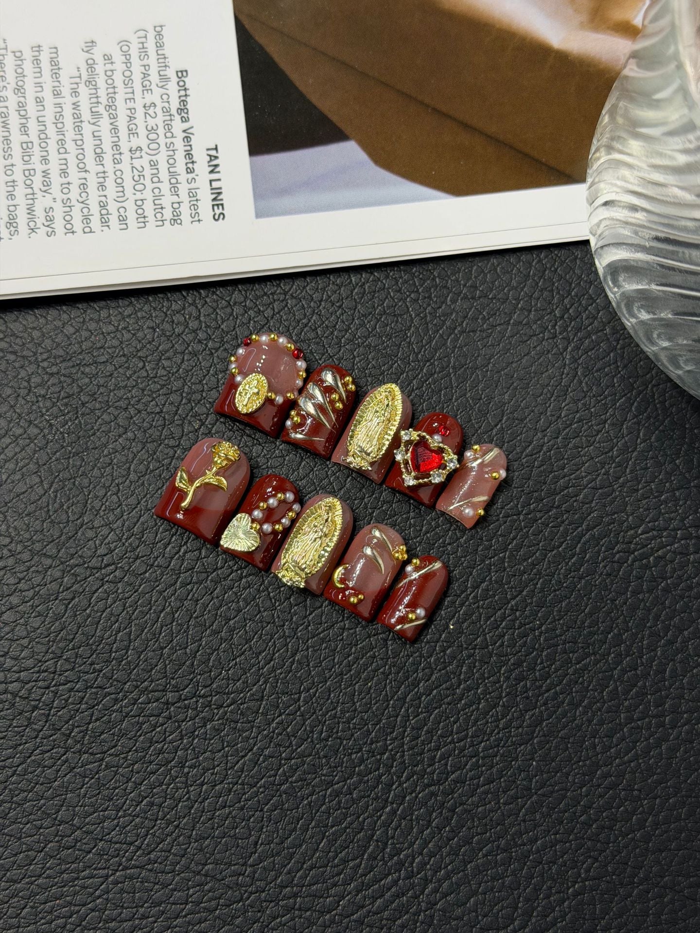 365nails: "Elegância Carmesim" – Unhas Quadradas Feitas à Mão com Rosas 3D e Folhas de Ouro