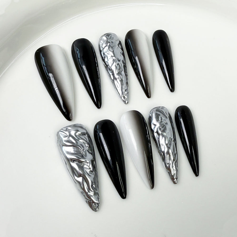 Ongles press-on série Fusion obsidienne effet chrome
