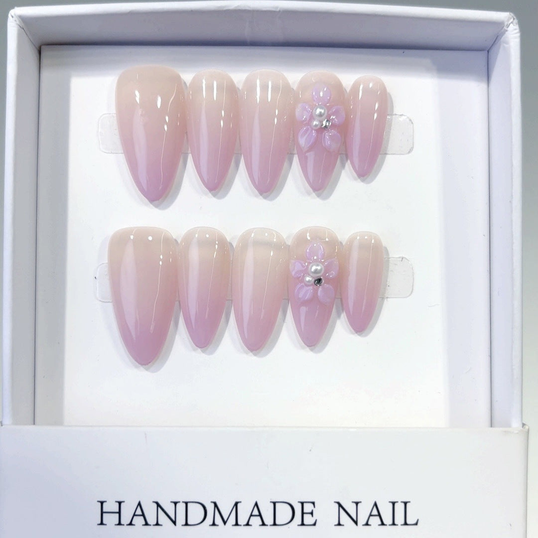 Lavender Dream: "Purple Gradient Flower" – Unhas Postiças Artesanais Formato Amêndoa