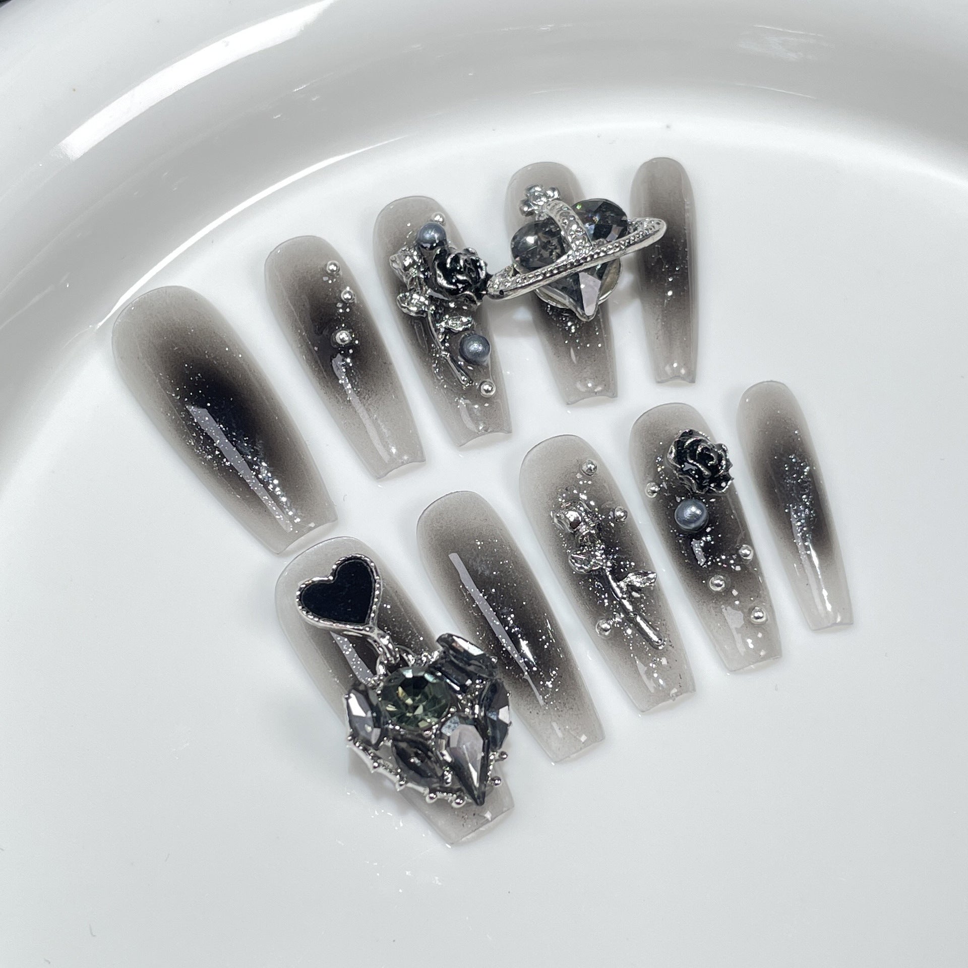 Uñas postizas hechas a mano con pistola pulverizadora, diseño de branquias negras, rosa puro deseo, parche para uñas largas, pegatinas para uñas usables Flash Love | 365nails
