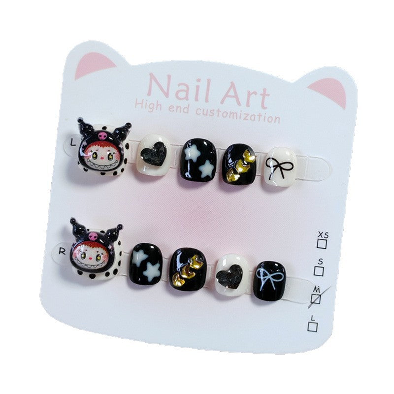 365nails：Kuromi 暗黑甜心 — 手工製可愛短款橢圓形穿戴甲（Kuromi 與蝴蝶結圖案）