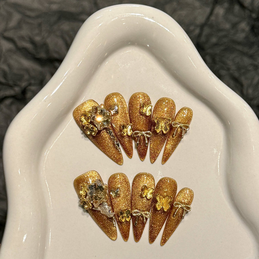 365nails: "Golden Dynasty" – 3D 꽃 장식 & 보석 수제 롱 스틸레토형 네일