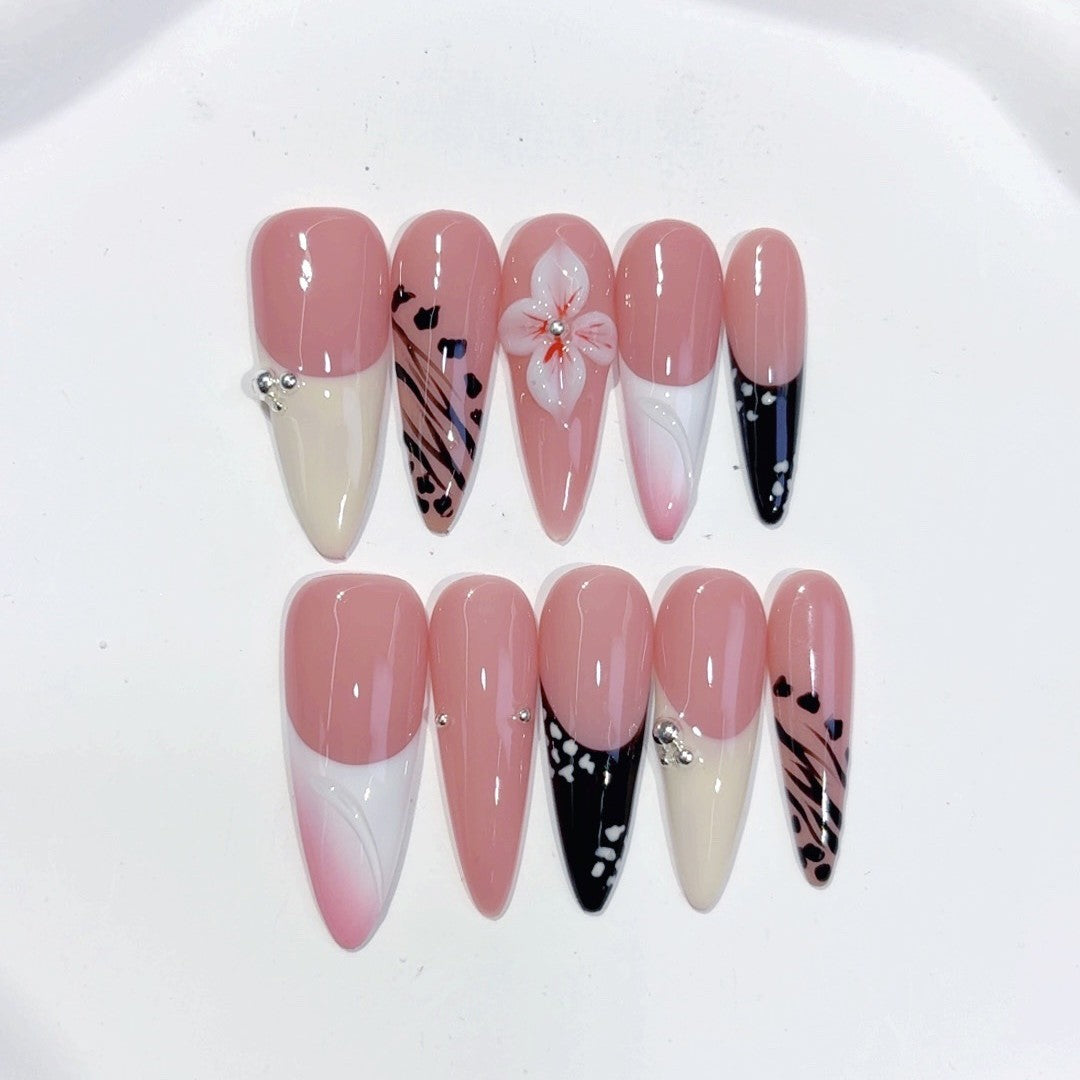Léopard Blush : "Rose Floraison" – Ongles press-on fait main forme amande mi-long