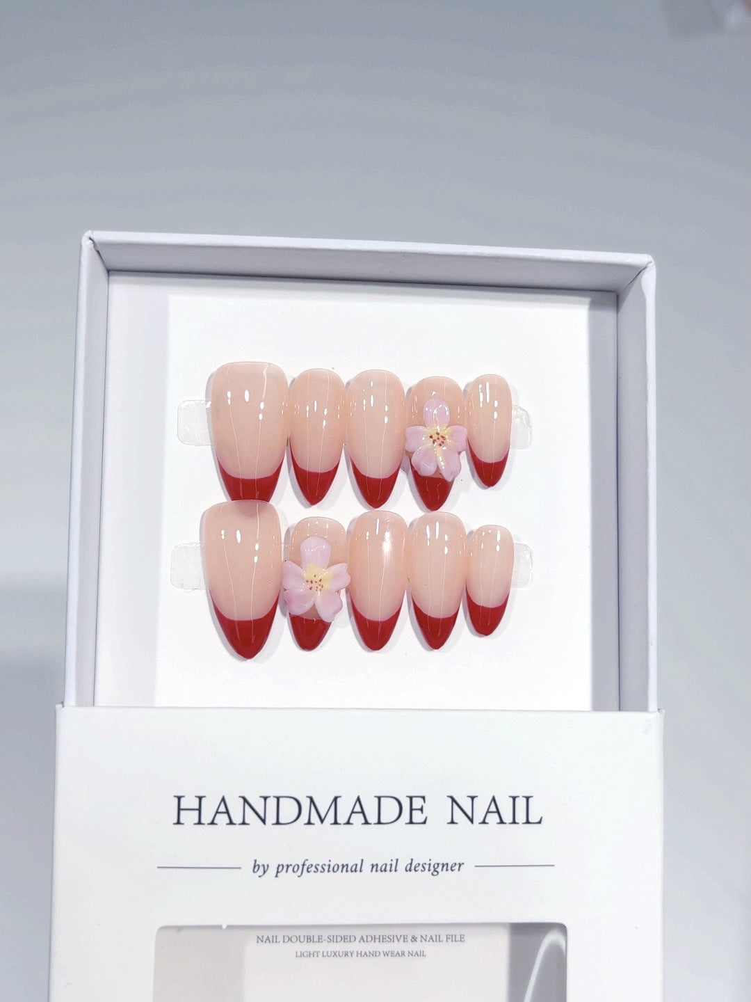Flor de Cerejeira Francesa: "Flor Vermelha Nude" – Unhas Postiças Artesanais Curtas Quadradas