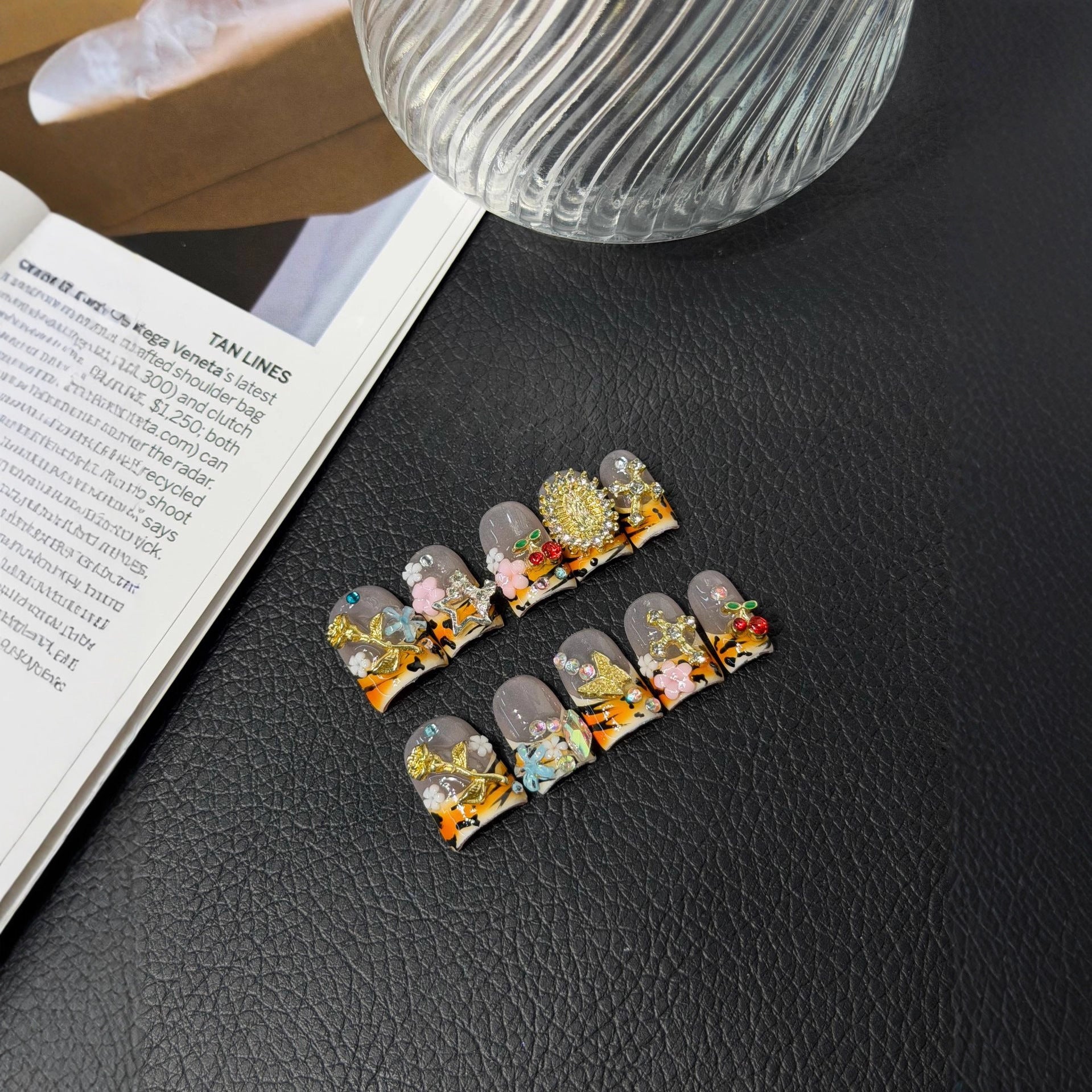 365nails：「珠寶花園」3D 立體花卉與水鑽 手工製 棺材形 穿戴甲