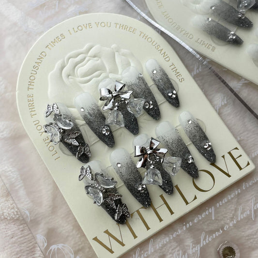 [Purely handmade real shot] New beating snowflake gradient gray velvet butterfly broken diamond advanced manicure long | 365nails