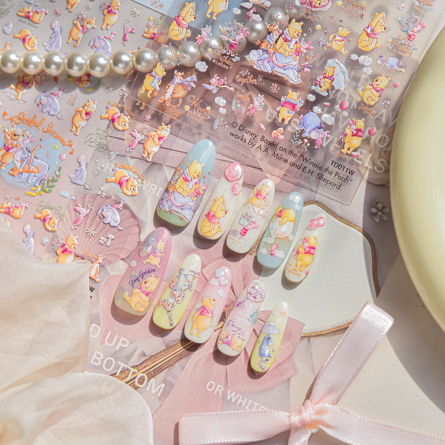 365nails: "小熊維尼與朋友浮雕套組" – 美甲貼紙
