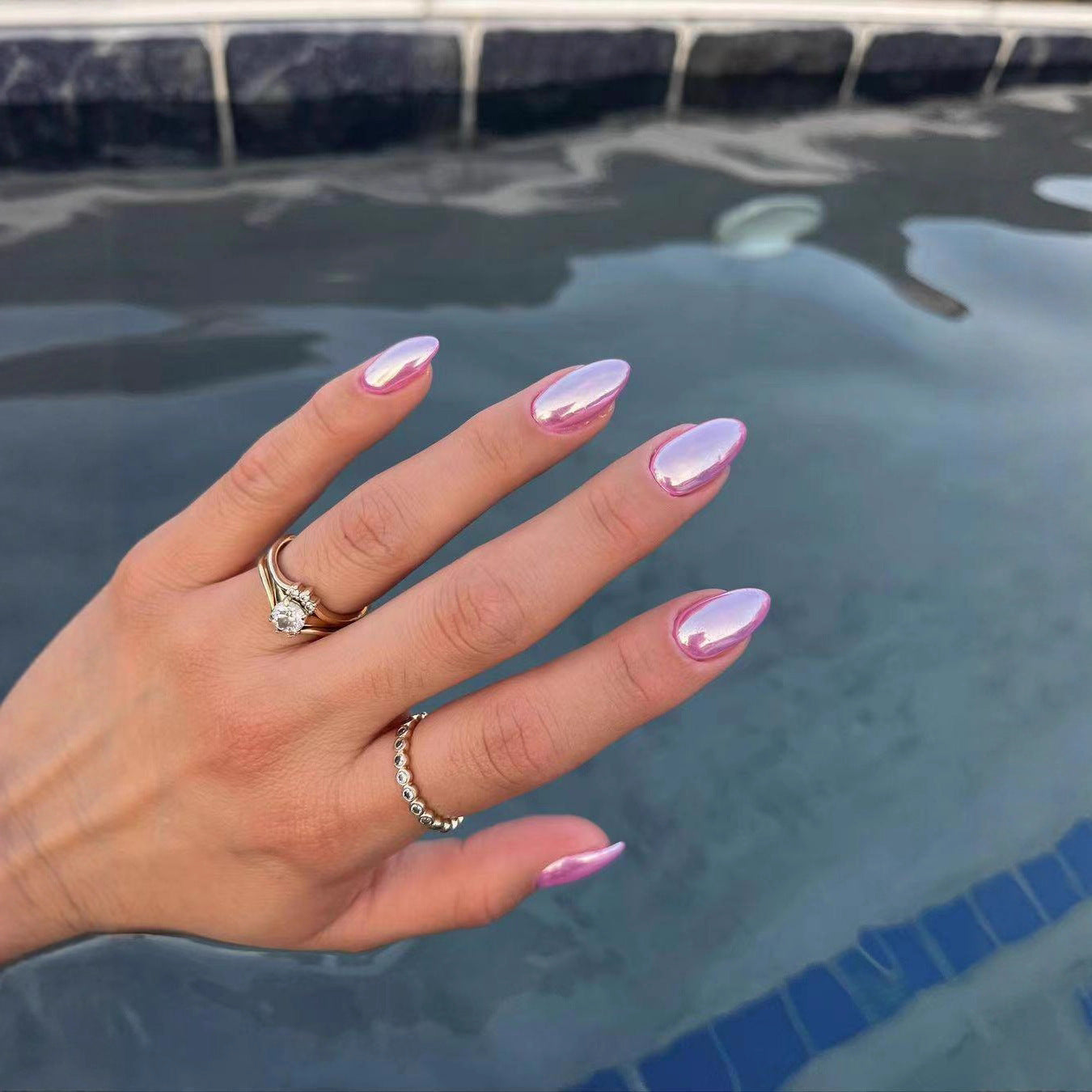 Iridescent Pearl Chrome Minimal Gloss Press On Nails