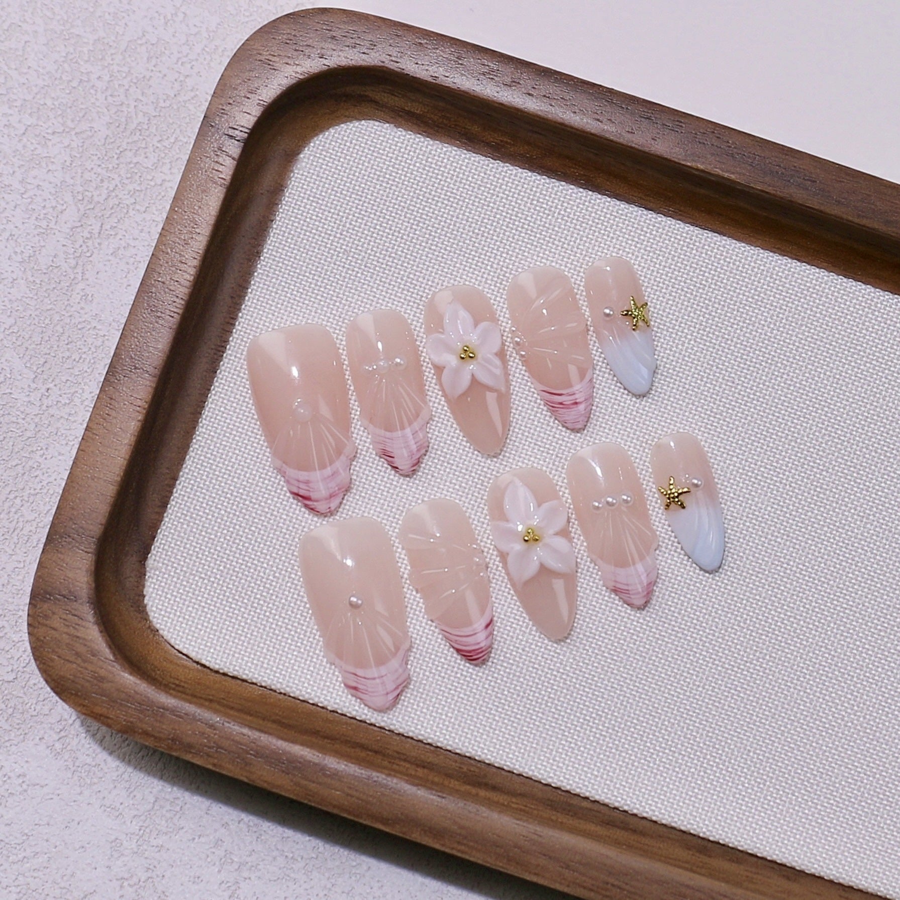 365nails-Jellyfish Dream: "3D Jellyfish Carving" – Long Almond Handmade Nails