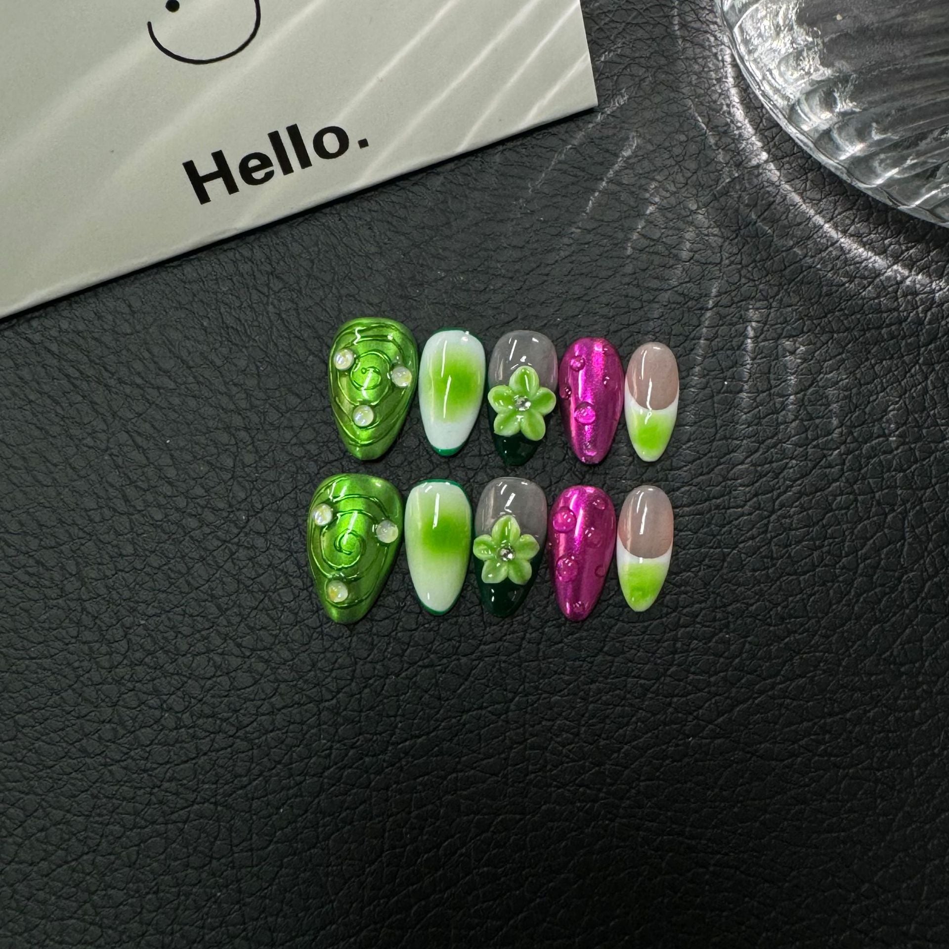 365nails: Jardin émeraude – ongles press-on forme amande, fait main, motif floral 3D