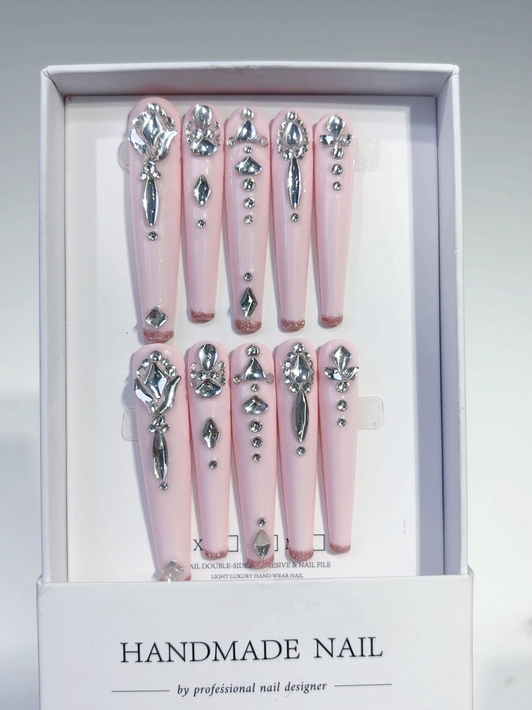 胭脂粉色極簡水鑽穿戴甲