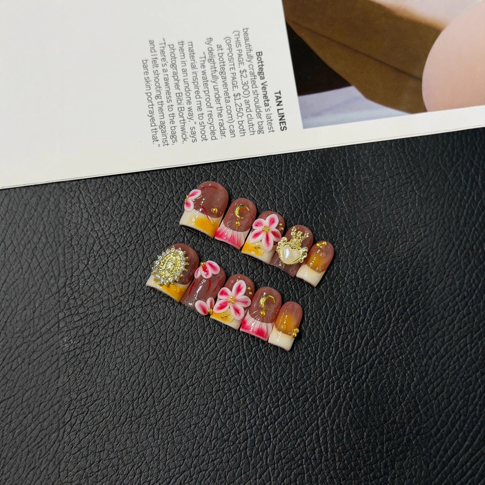 365nails: "Retro Bloom" – 3D Floral & Pearl Handmade Short Square Nails