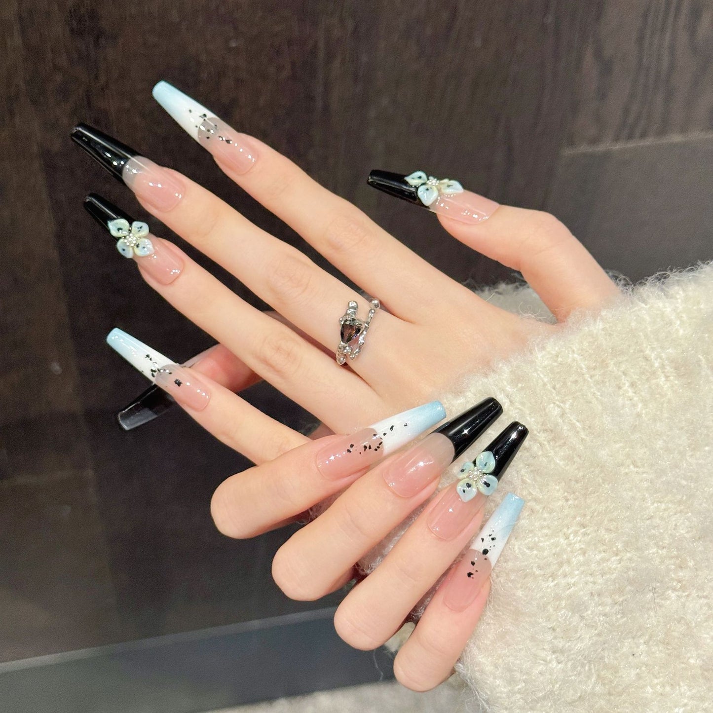 Blue Floral Gradient Chic Press On Nails