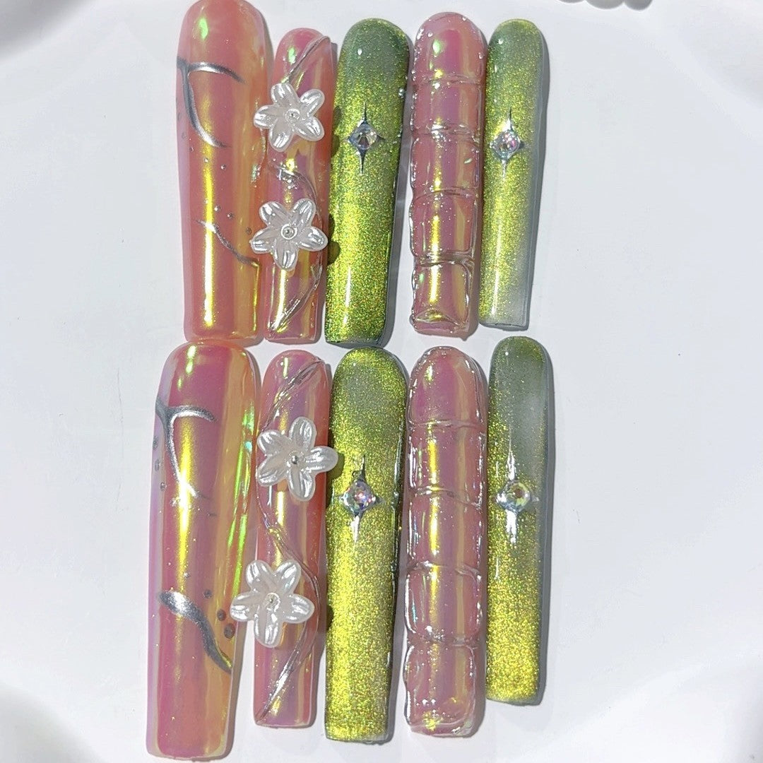 螢光綠全息花朵搶眼穿戴甲