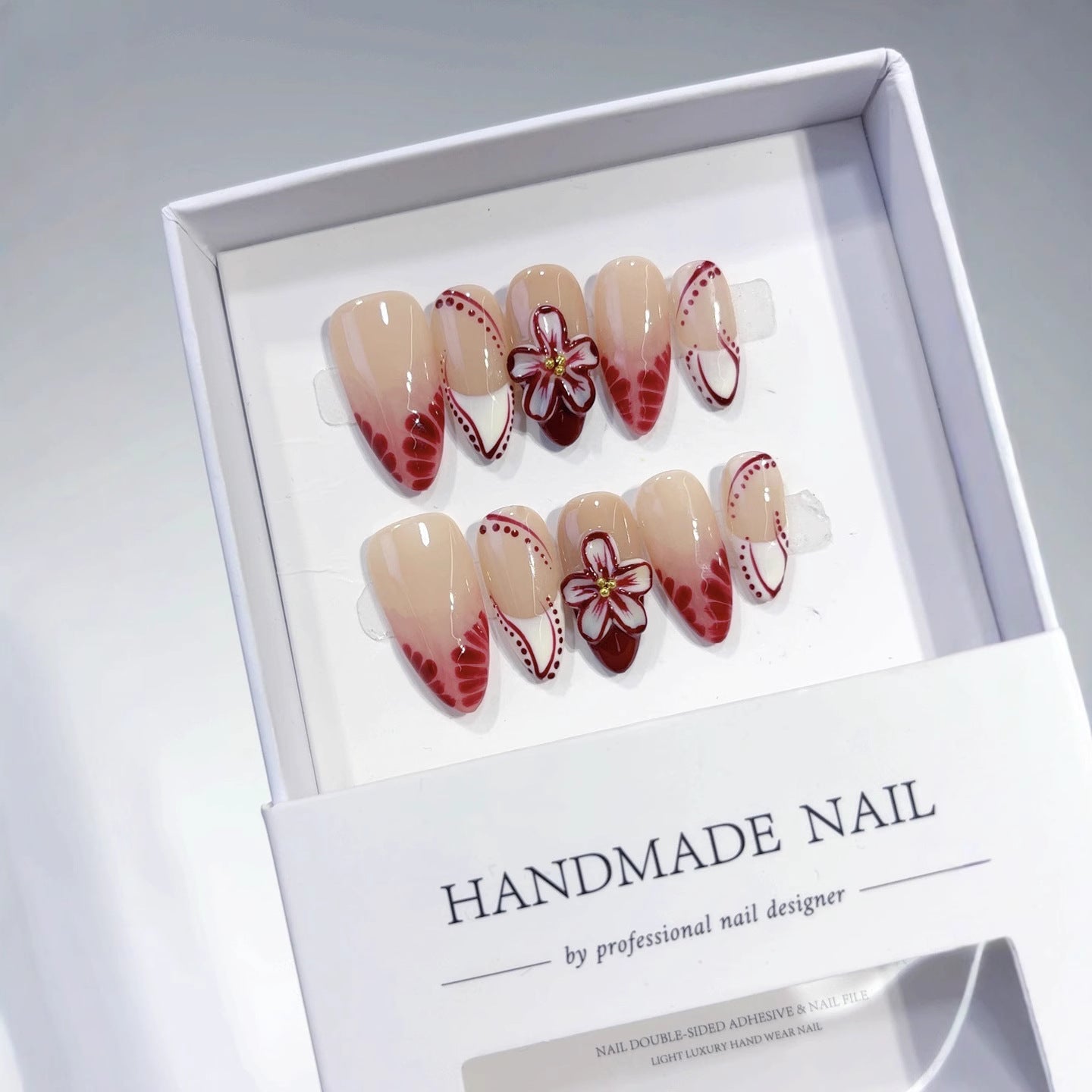 Fleur vintage : « Orchidée bordeaux » – Ongles press-on forme amande