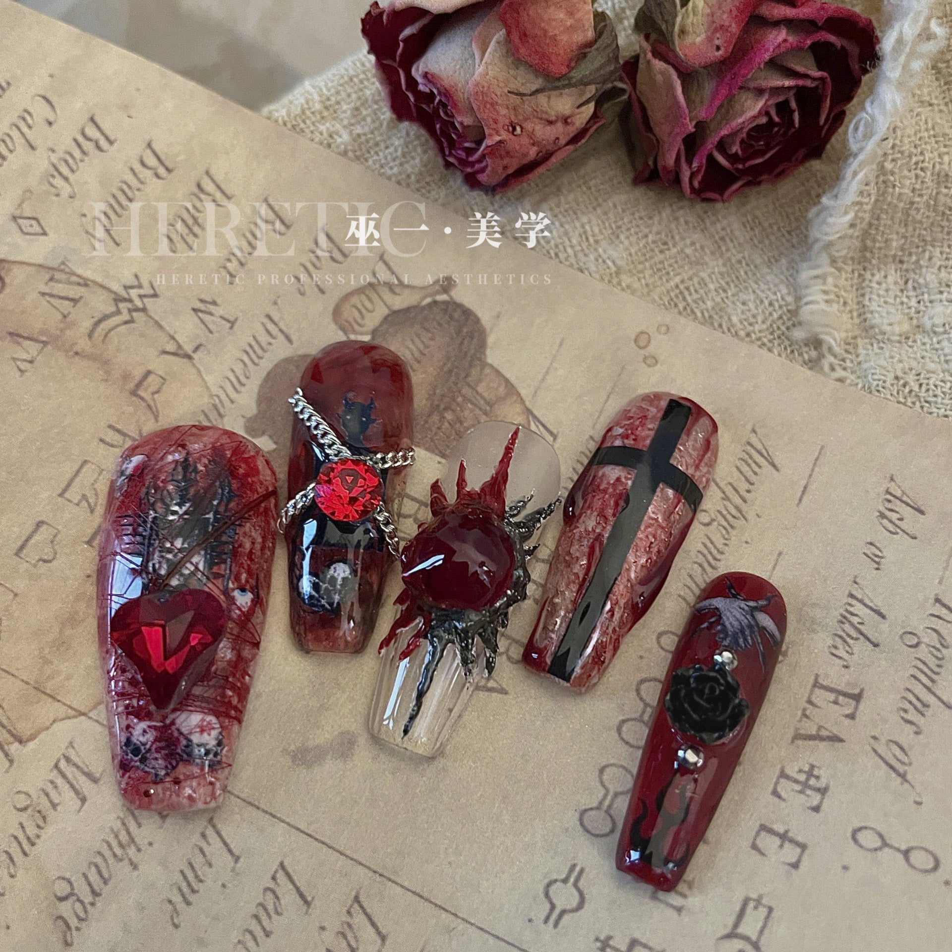 365nails：哥德風蜘蛛網、棺材與蝙蝠美甲貼紙