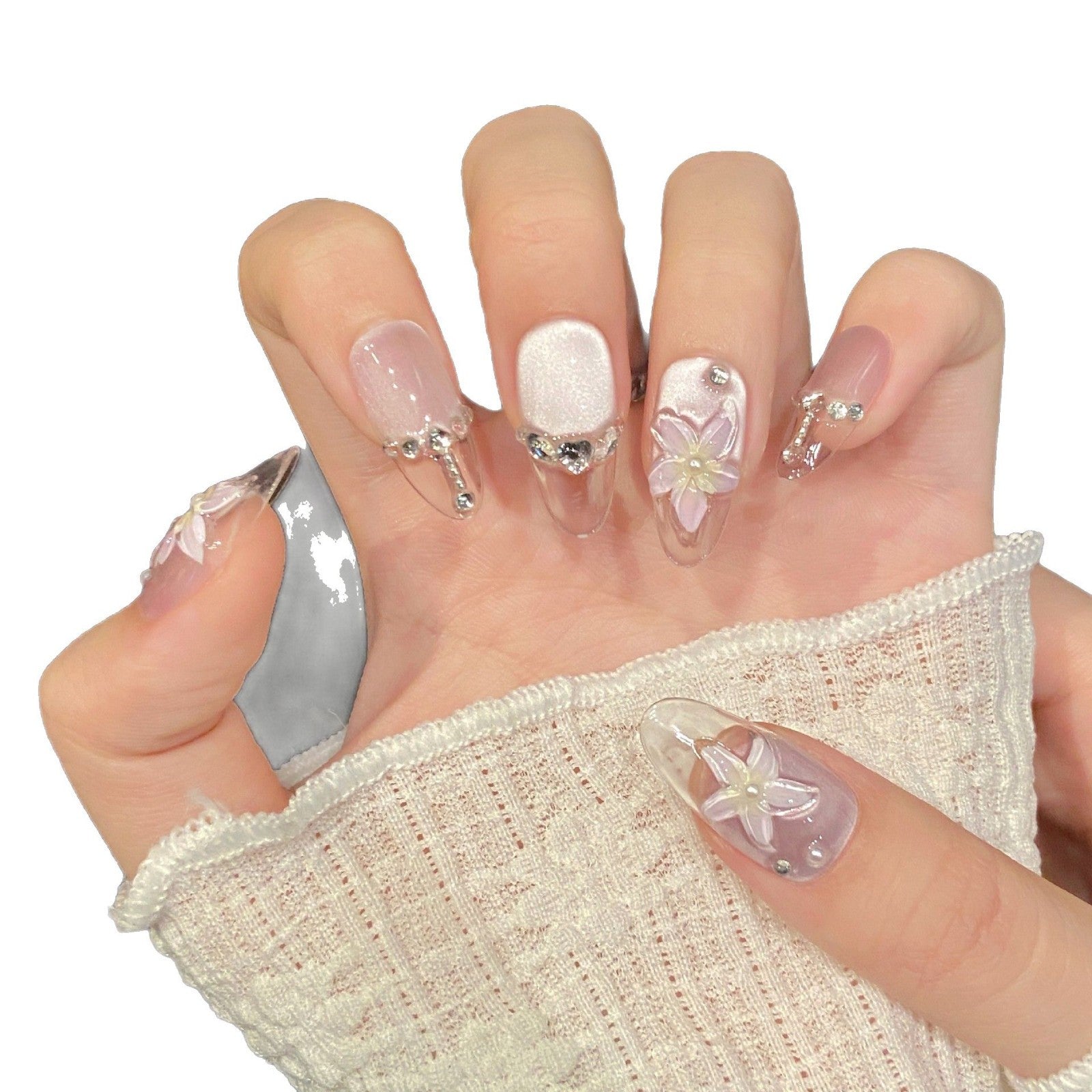 365nails: "丁香夢" – 3D立體花蝶 手工製尖形甲片