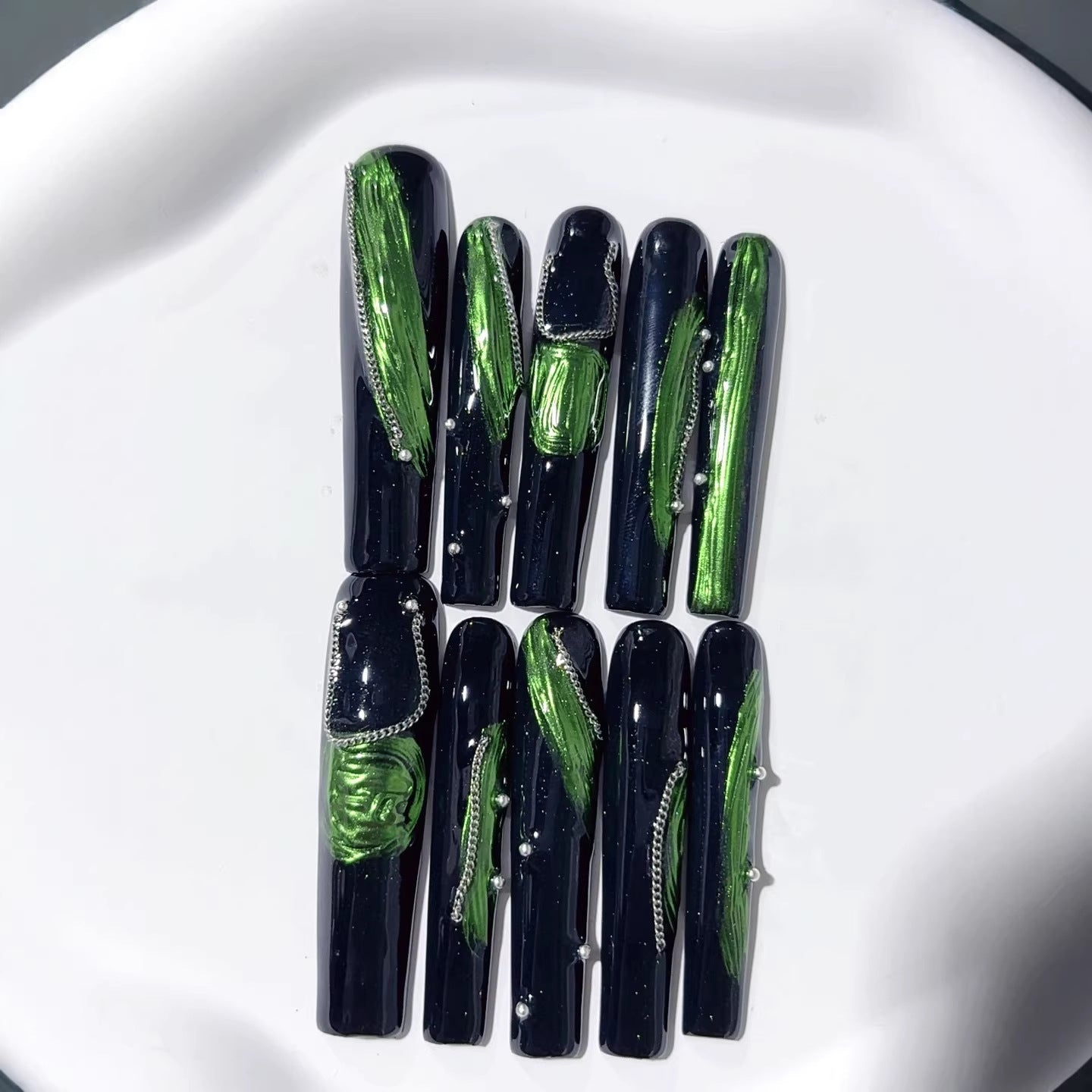 Emerald Envy: "Venom Vein" – Extra Long Square Press-On Nails