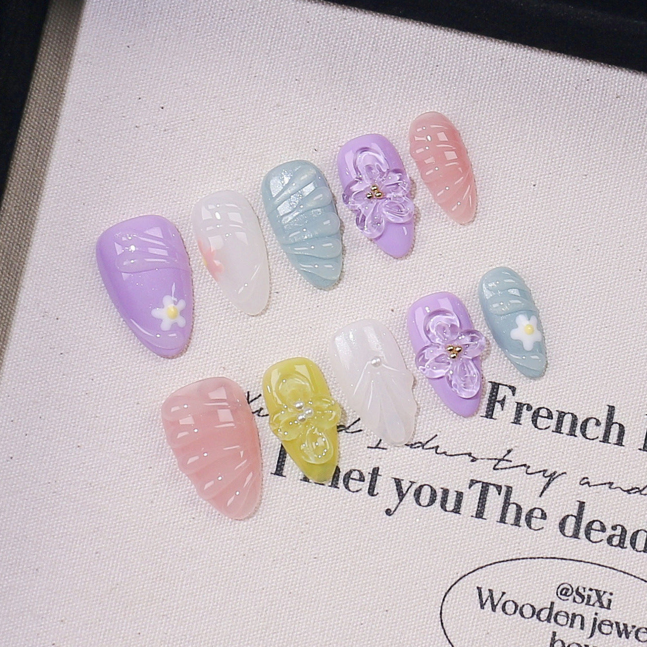 365nails-粉彩夢：「半透花卉」– 短款杏仁形手工製甲片