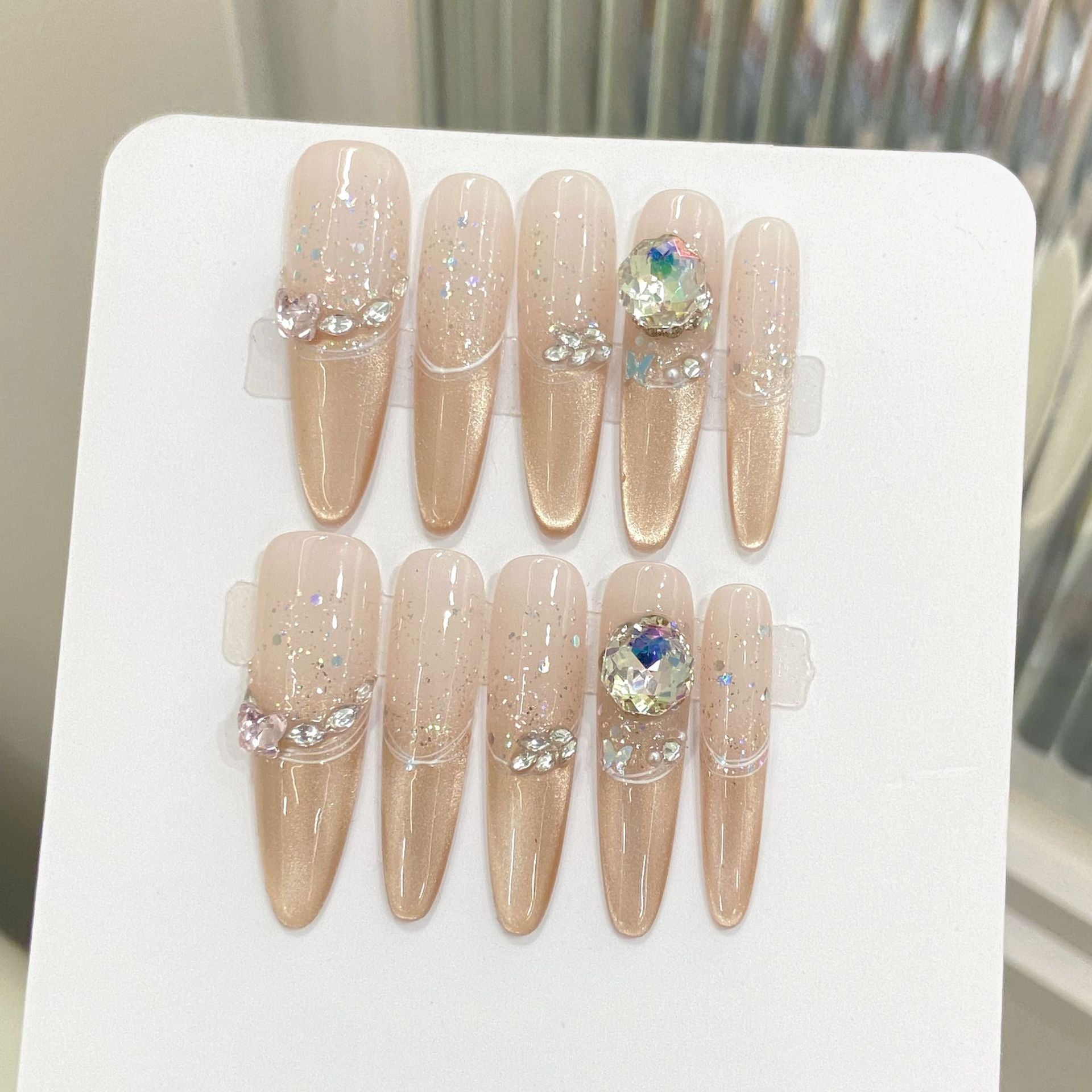365nails: "星光夜曲" – 手工製 3D 水鑽與亮粉 杏仁形 穿戴甲