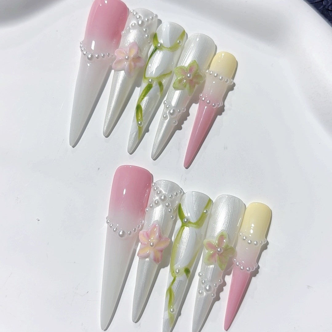 柔和珍珠花卉超長款穿戴甲
