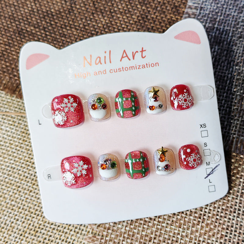 365nails：「聖誕雪願」—手工製可愛短款橢圓形穿戴甲，雪花與禮物圖案