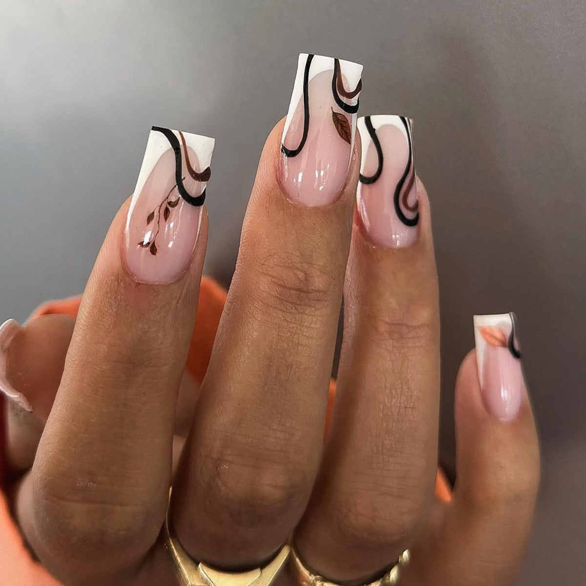 法式白邊 秋冬落葉圖案 黑色弧線 方形穿戴甲片 批發｜365nails