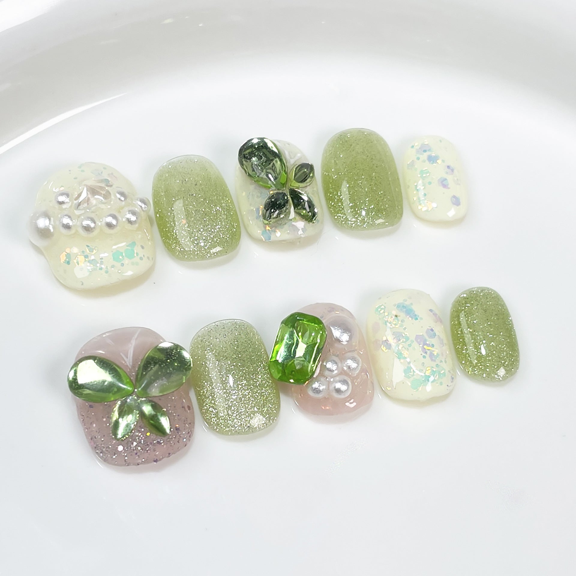 Handmade Press-on Nails new olivine summer small fresh white cute short nail art wearable nail sticker｜365nails