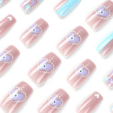 Unhas de armadura com acabamento em bolinhas brancas flamejantes e vento, unhas de armadura com glitter dourado, amor, rosa, azul e flor ｜365nails