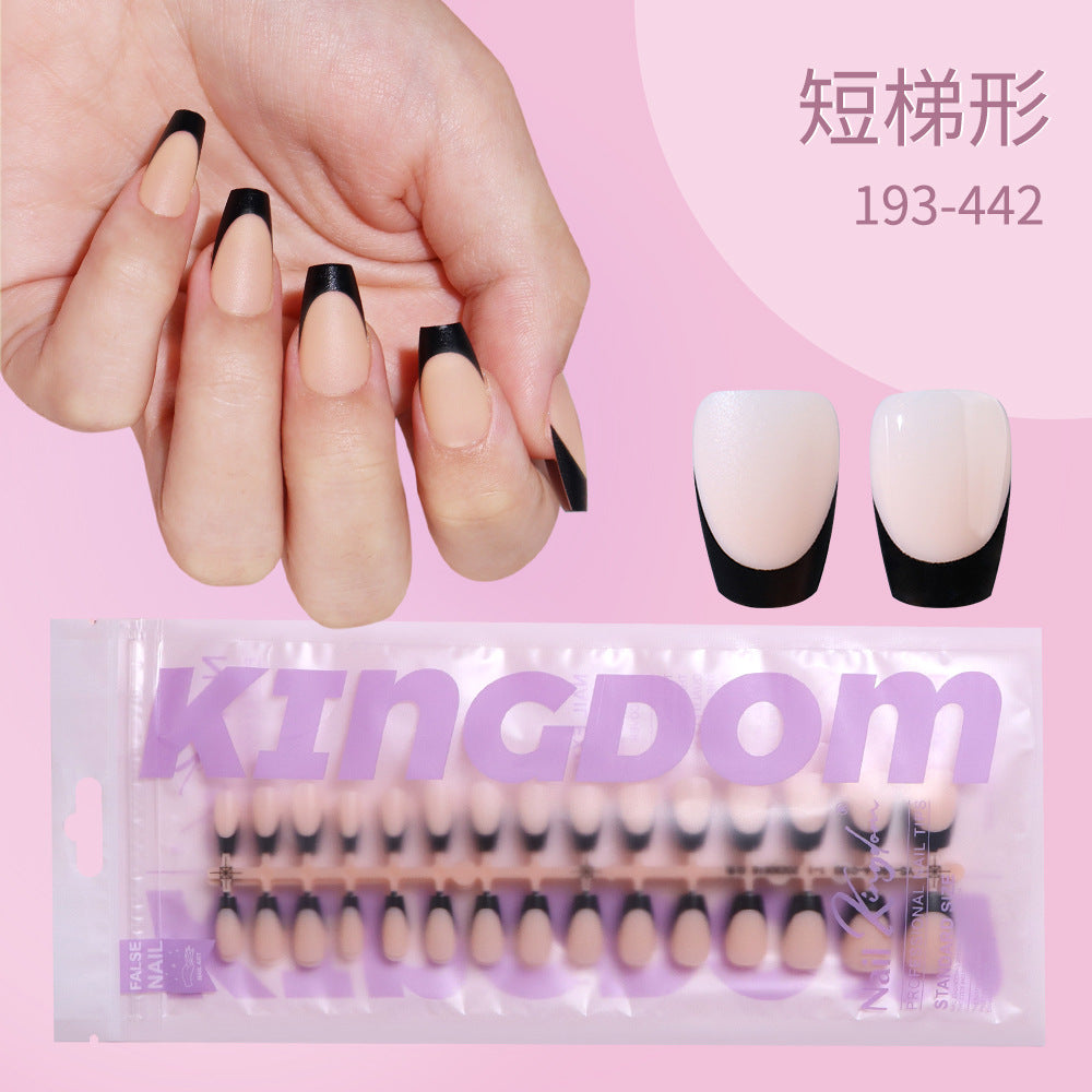 Everyday 系列 — 柔和裸色法式穿戴甲